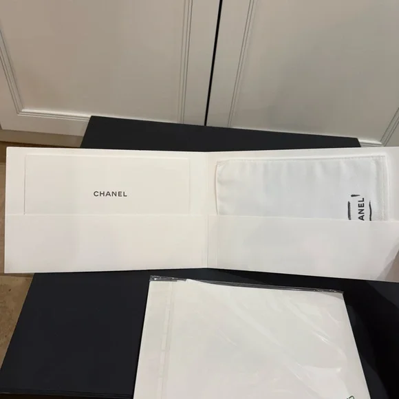 Chanel Magnetic Storage Box Lux Fold Authentication Cards Storage Clean - Picture 5 of 14